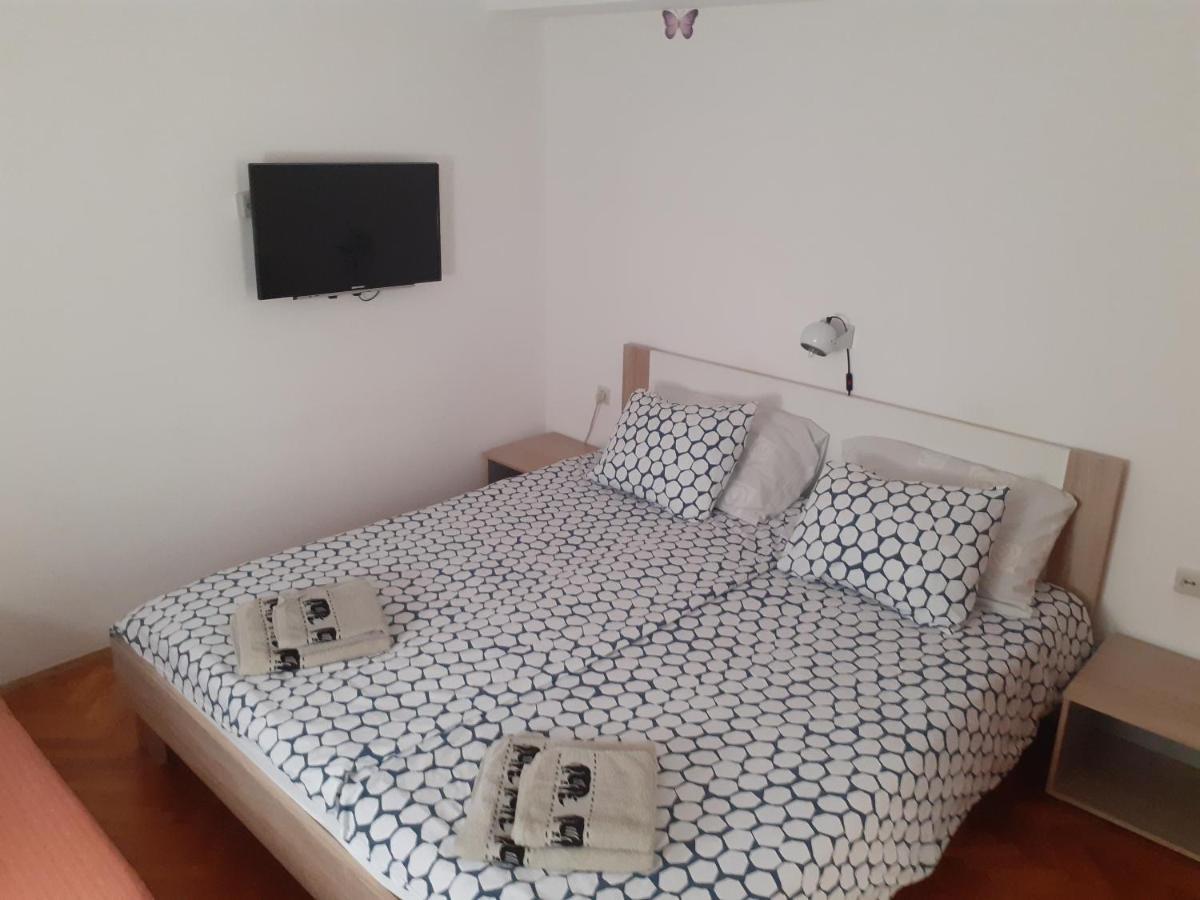 Apartments Villa Anton 波雷奇 外观 照片